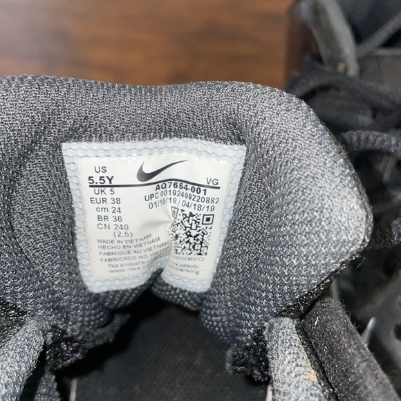 Football cleats - Picture 6 of 6